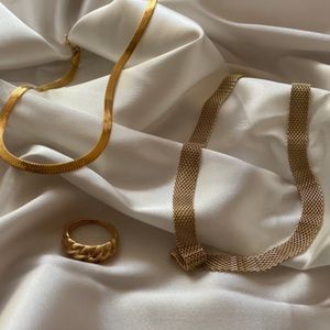 Gold Mesh Necklace — Elegant Women's Necklace